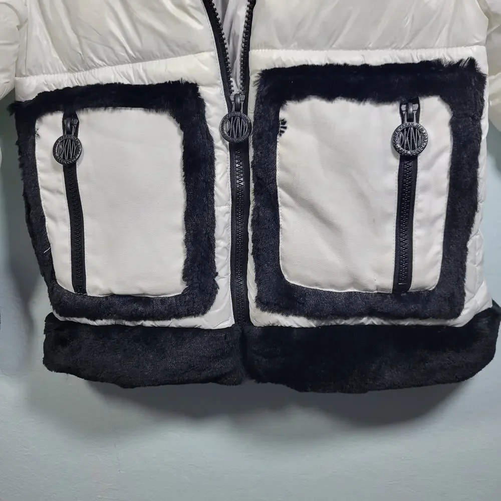 DKNY Girls White Trimmed in Black Faux Fur Puffer Crop Jacket Size 5/6 42026-37